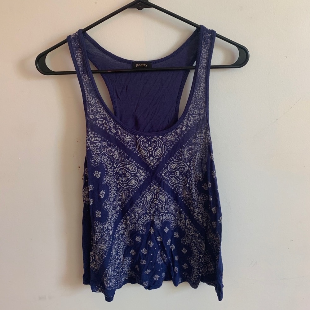 Blue tank top with cream details